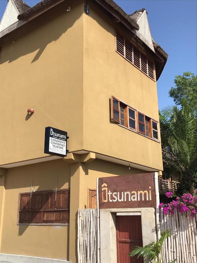 Hotel Otsunami Lomé Exterior foto
