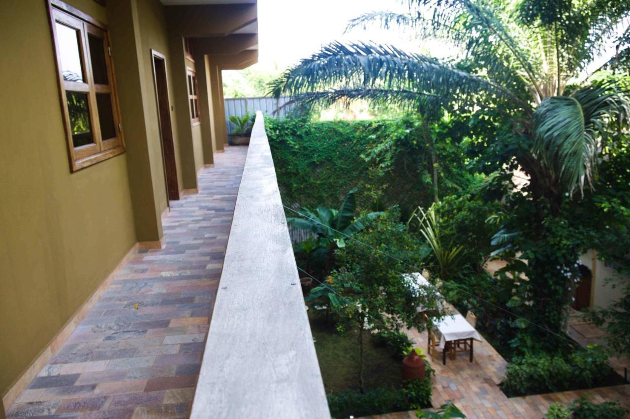 Hotel Otsunami Lomé Exterior foto