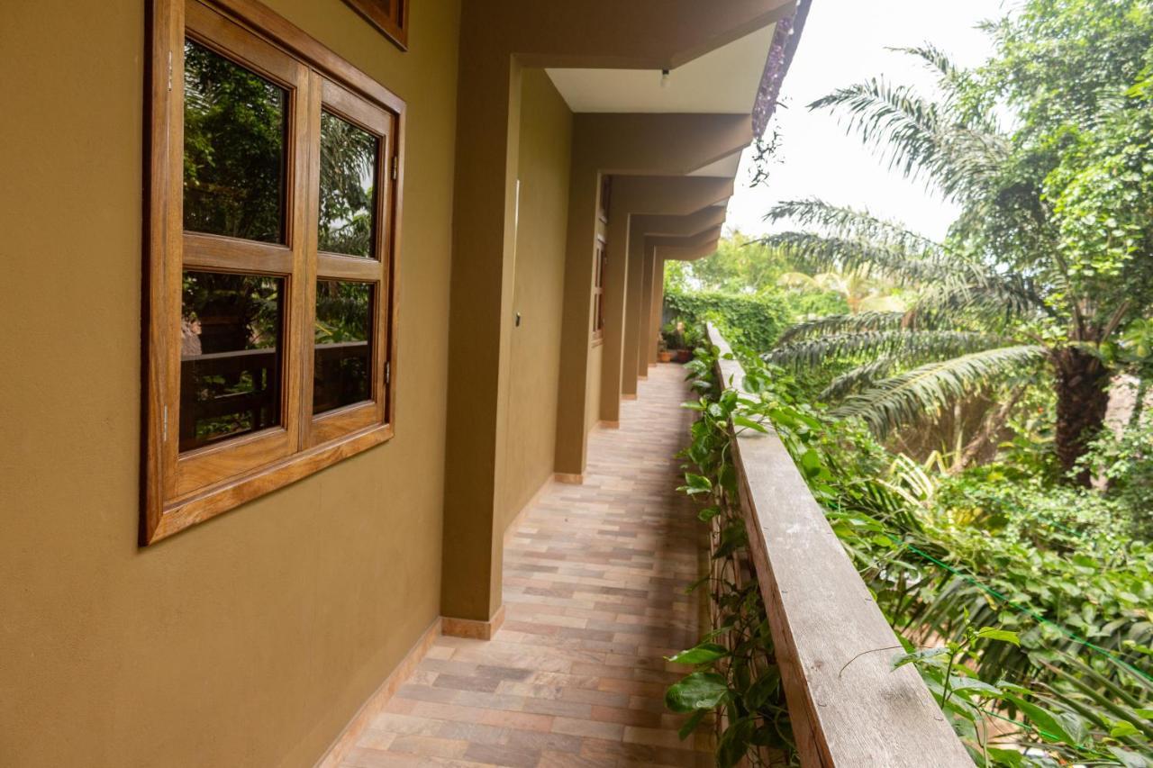 Hotel Otsunami Lomé Exterior foto